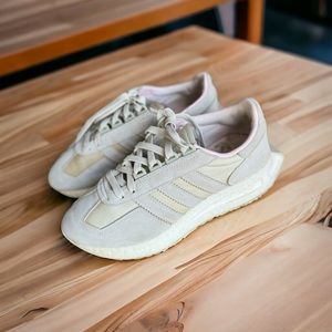 Adidas sneakers Size 7,5